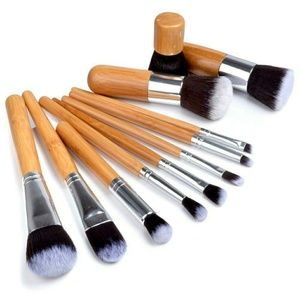 Cleof Bamboo Brush Set